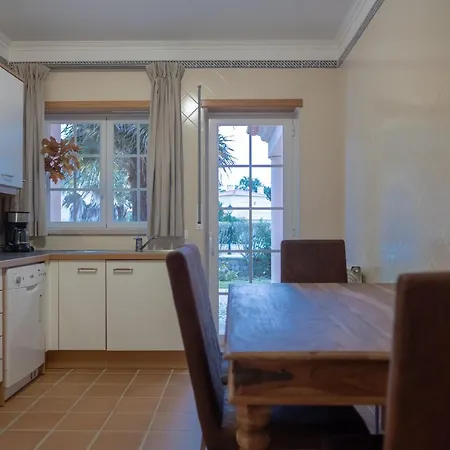 Stunning Caravelas *